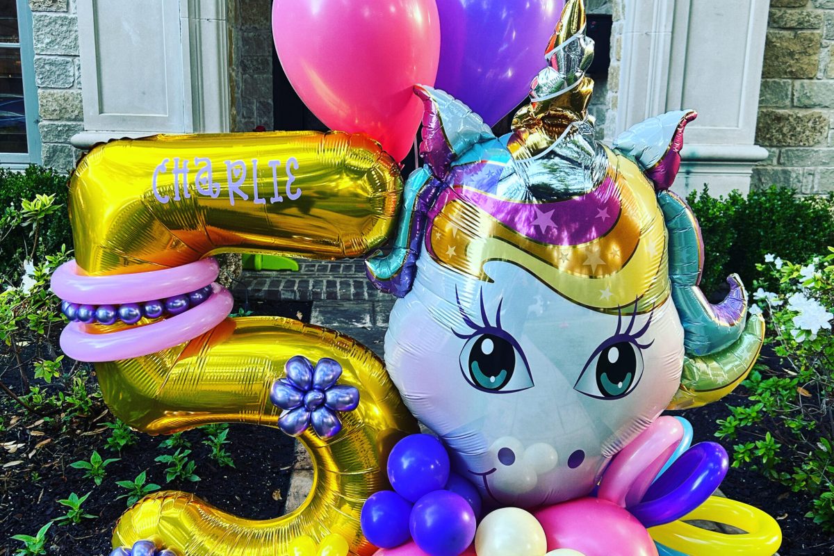 Interactive balloon designs that engage and excite your guests🎊 🎈